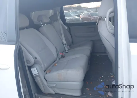 2016 Kia Sedona Lx из США, поврежденный, VIN KNDMB5C18G6103705